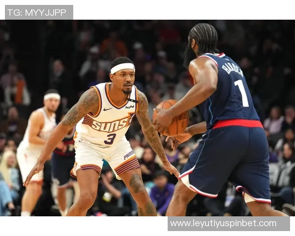 库里谈防守策略：多人包夹哈登与小卡让他们在混战中难以发挥