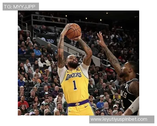 杰伦约翰逊本季表现惊艳40105成联盟前锋佼佼者与字母哥并肩而立