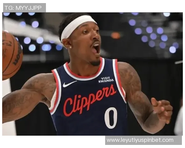 比尔展现全面能力强大的适应力助力球队攻防转换 比尔展现全面能力强大的适应力助力球队攻防转换