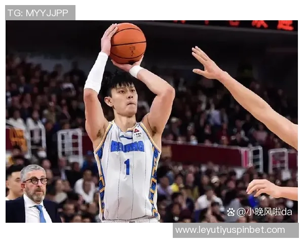 曾凡博重返助力北京队锋线周琦轻松得分展现实力 曾凡博重返助力北京队锋线周琦轻松得分展现实力