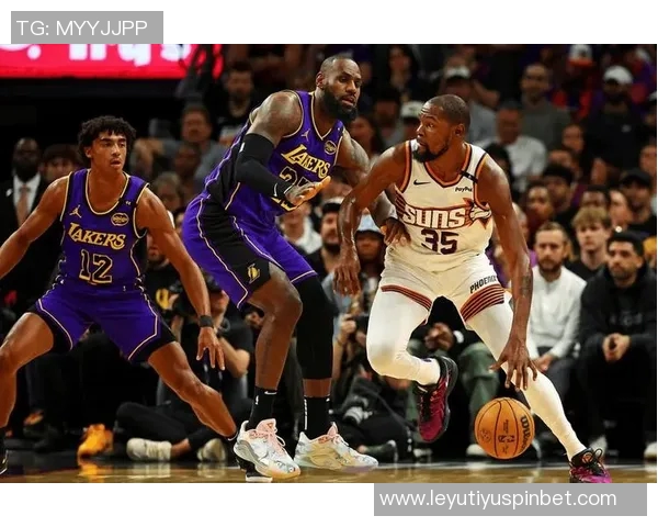 詹姆斯第四节表现惊艳恩比德全场状态低迷数据对比引发热议